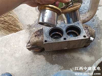 康明(míng)斯發電機組  維修